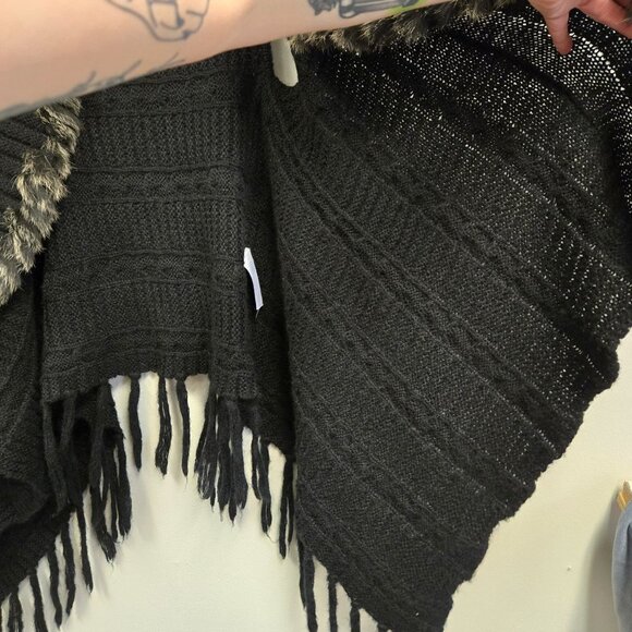 Mohair Wool Blend Y2K  Black Knit Fringe Vest Faux Fur Trim By Yag Couture ML Fo - Picture 8 of 13
